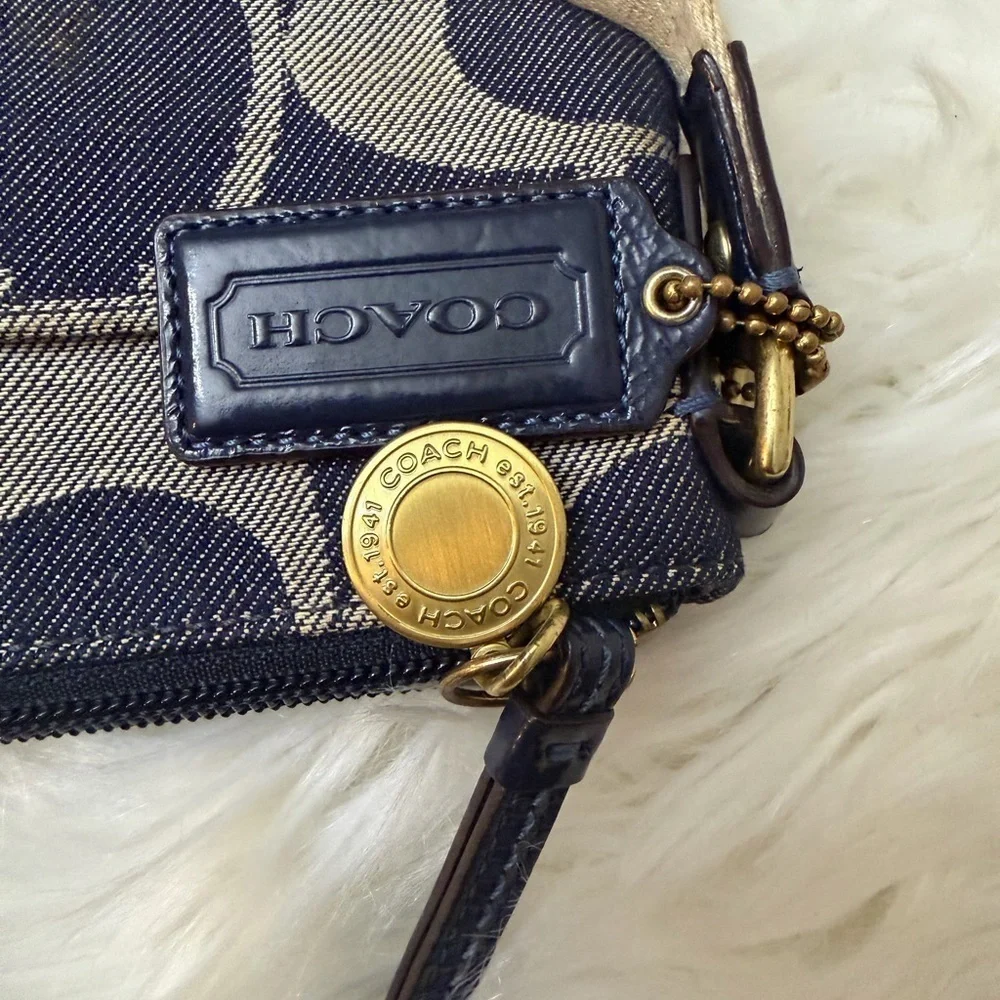 Coach stylish versatile
